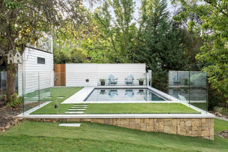 Sloping block swimming pool builders Melbourne